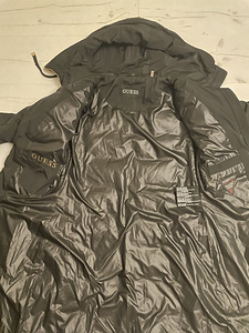 Guess mantel S/M (6 foto / 8)
