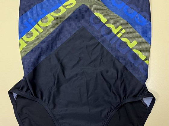 Ujumistrikoo Adidas