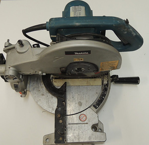 Ketassaag Makita LS1040F (3 foto / 5)