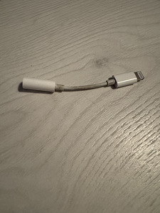 iPhone к aux (1 фото из 3)