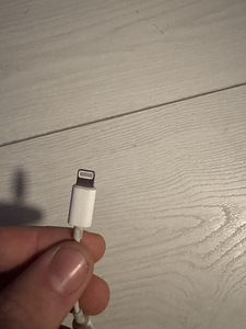 iPhone к aux (2 фото из 3)