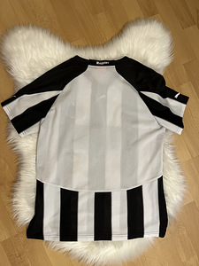 NEWCASTLE UNITED 2010/2011 HOME FOOTBALL SHIRT (jalgpall) (3 foto / 4)