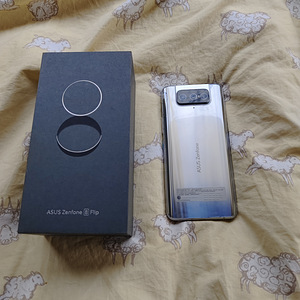 Asus Zenfone 8 flip (1 фото из 7)