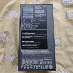 Asus Zenfone 8 flip (6 фото из 7)
