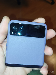 Motorola, Razer40 (5 foto / 9)
