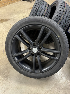 245/45 R19 (1 foto / 2)