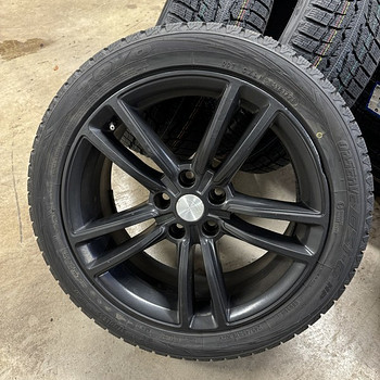 245/45 R19