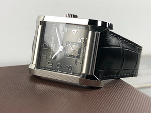 Baume & Mercier - Hampton Small Second XL Automatic (5 фото из 7)