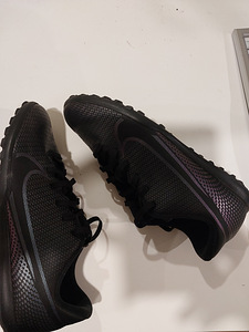 Кроссовки NIKE (2 фото из 2)