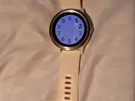 Продается в хорошем состоянии Carmin Vivoactive 3