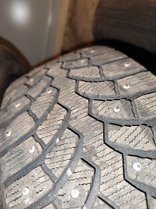 Bridgestone 215*60*16 (4 фото из 6)