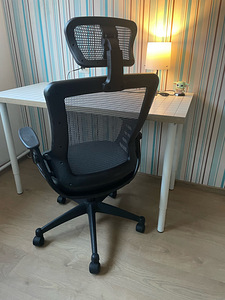 Arvutilaud ja tool (4 foto / 4)