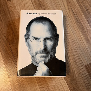 Книга Steve Jobs