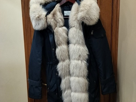 Müüa tumesinine parka arktilise rebase kraega