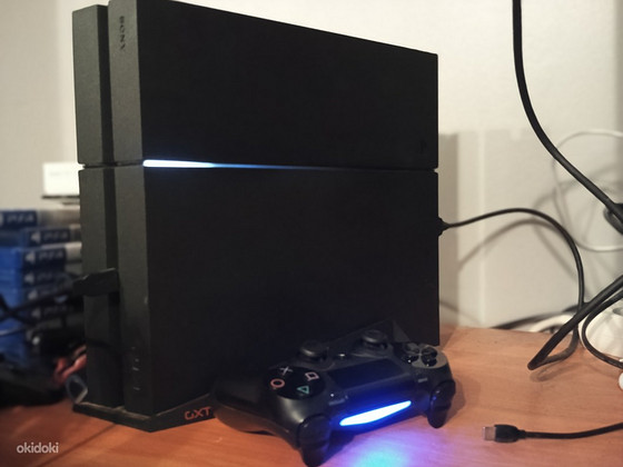 Продаю playstation 4 в хорошем состояние и руль к ней