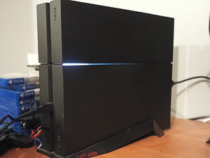 Müün PlayStation 4 heas seisukorras ja rooliga (2 foto / 3)
