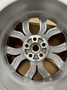 19" оригинальные диски Land Rover 5x120 (новые) (7 фото из 8)