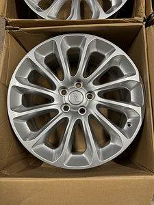 20" оригинальные диски Land Rover 5x120 (новые) (2 фото из 8)