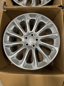 20" оригинальные диски Land Rover 5x120 (новые) (3 фото из 8)