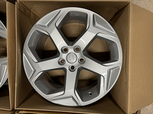 20" оригинальные диски Land Rover 5x120 (новые) (8 фото из 10)