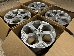 20" оригинальные диски Land Rover 5x120 (новые) (9 фото из 10)