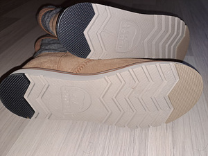 Müün UGG saapaid (4 foto / 4)