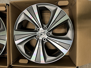 19" Honda replica диски 5x114,3 (новые) (1 фото из 8)