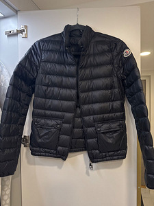 Moncler пуховик (размер 1) как новый, надет несколько раз (1 фото из 4)