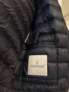 Moncler пуховик (размер 1) как новый, надет несколько раз (2 фото из 4)