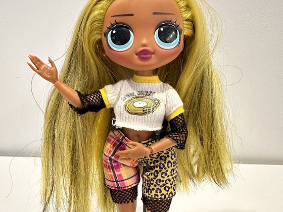 Nukk LOL Surprise OMG Alt Grrrl Fashion Doll