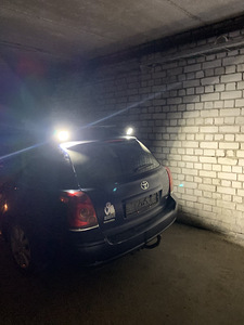 Toyota Avensis (2 foto / 12)