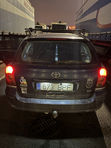 Toyota Avensis (5 foto / 12)