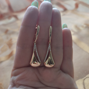 Серьги из не темнеющего, гипоаллергенного металла (2 фото из 10)