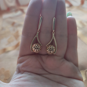 Серьги из не темнеющего, гипоаллергенного металла (3 фото из 10)