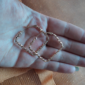 Серьги из не темнеющего, гипоаллергенного металла (2 фото из 10)