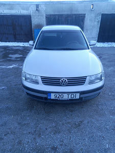 Volsvagen Passat (1 фото из 8)