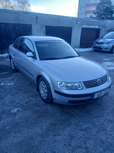 Volsvagen Passat (2 фото из 8)