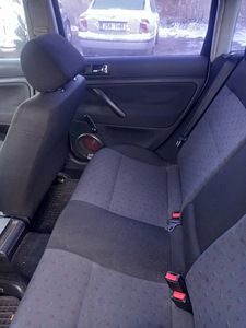 Volsvagen Passat (7 фото из 8)