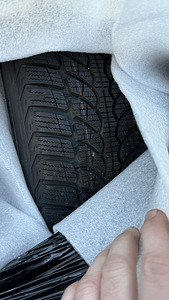 Uued lamellrehvid Bridgestone 215/45R20 (2 foto / 6)