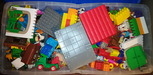 Много кубиков Duplo Lego и других кубиков (1 фото из 1)