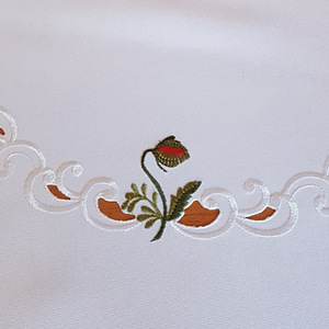ÜMMARGUNE LAUDLINA PUNASTE MOONIDEGA (3 foto / 3)