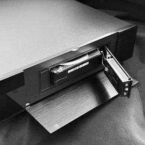 R_VOLUTION Player One 8K Authentic Cinema Signature Edition (4 фото из 10)