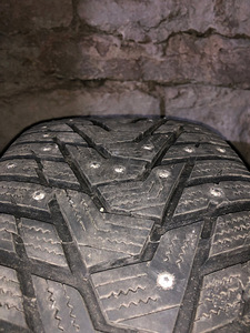 Naastrehvid 205 55 R16 Hankook 8mm (2 foto / 4)