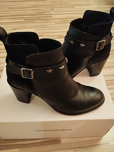 Tommy Hilfiger, размер 37 (1 фото из 3)