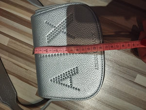 Armani Exchange (4 фото из 4)