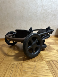Valmis Easywalker Harvey 2 jalutuskäru komplekt (5 foto / 10)