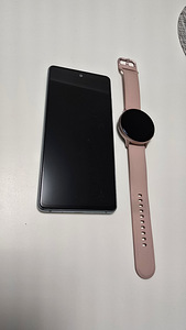 Samsung Galaxy S20 FE+ Galaxy Watch Active 2 (3 foto / 4)