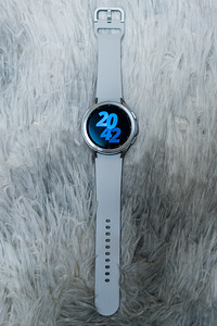 Умные часы Samsung Galaxy Watch4 Classic SM-R895F Silver (2 фото из 3)