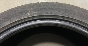 Yokohama Blueaearth Winter V905 235/45R18 (2 шт.) (3 фото из 5)