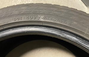 Yokohama Blueaearth Winter V905 235/45R18 (2 шт.) (5 фото из 5)